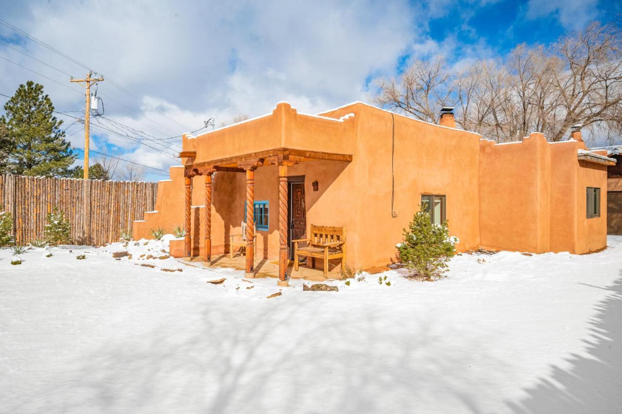 Pueblo Revival Villa Таос Екстериор снимка